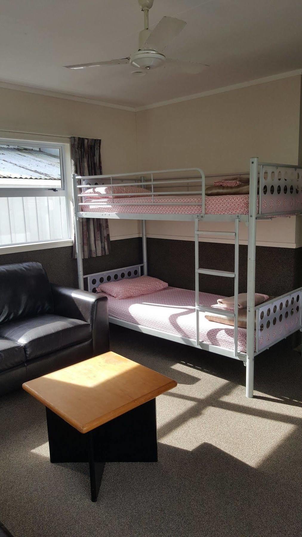 Auckland Northshore Motels & Holiday Park Buitenkant foto
